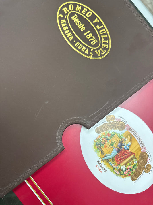 Romeo and Julieta Book Humidor